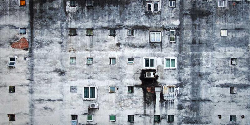 建筑围护结构气密性黄金三角:防水透汽膜、气密性胶带与密封泡沫的协同设计与施工全解析