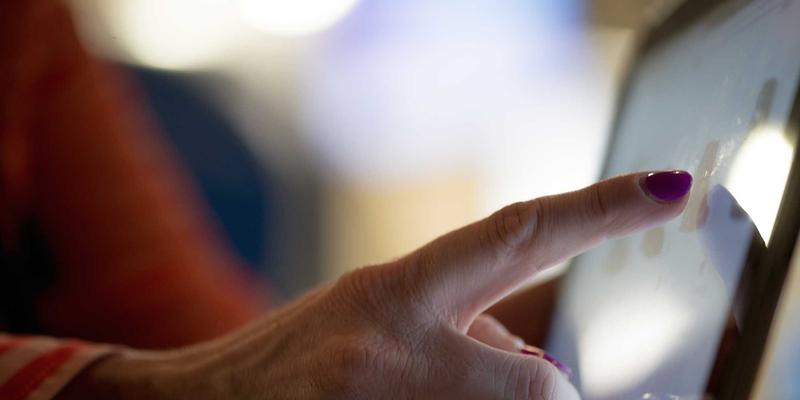 建筑金属复合材料三强争锋：铝蜂窝板、不锈钢复合板、镁合金板如何决胜轻量化与高强度？